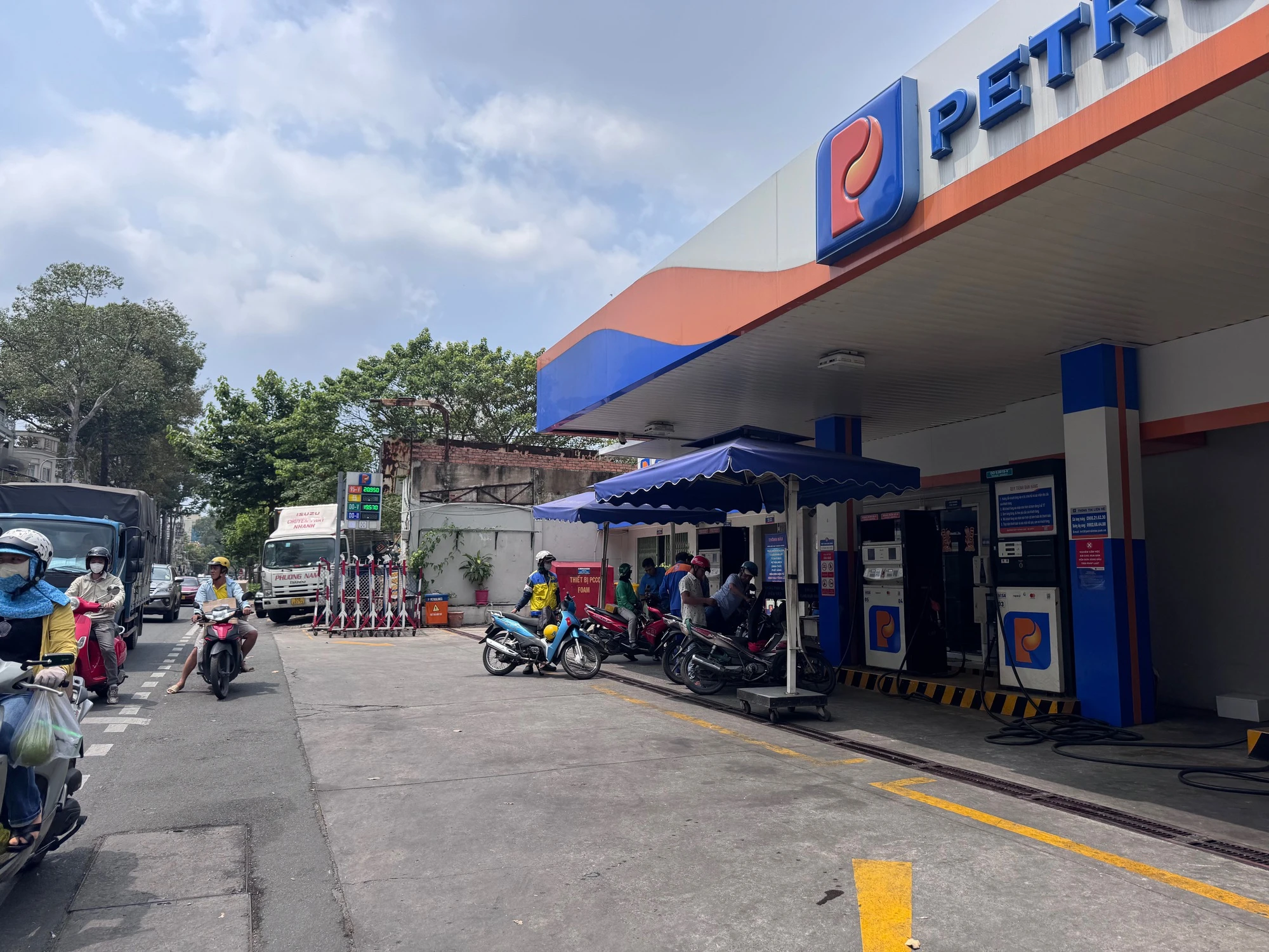 Cập nhật giá xăng dầu thế giới và trong nước ngày 27/3/2026