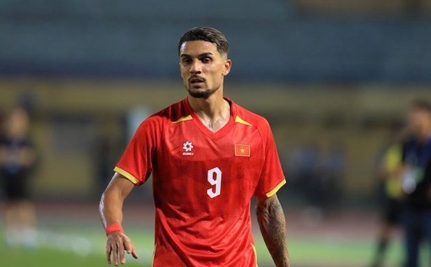 Đỗ Hoàng Hên trong ngày ra mắt đội tuyển Việt Nam.