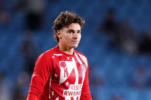 Arsenal đang nỗ lực đàm phán để đưa tiền đạo Julian Alvarez về sân Emirates trong kỳ chuyển nhượng hè.