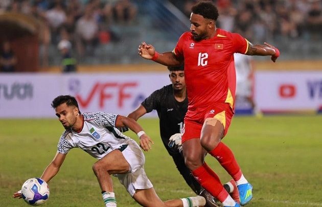 HLV Kim Sang-sik lo ngại về thể trạng của tiền đạo Nguyễn Xuân Son