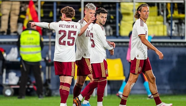 Những phương án vào sân thay người của Tây Ban Nha hiệu quả.