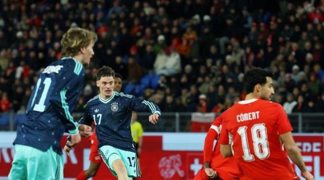 Florian Wirtz ăn mừng bàn thắng sau cú dứt điểm đẳng cấp