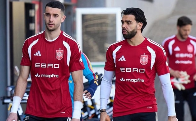 Garcia và Raya đều đóng vai dự bị ở ĐTQG