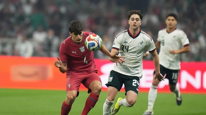 Các chân sút Bồ Đào Nha liên tục bỏ lỡ những cơ hội ghi bàn ngon ăn trong hiệp hai.