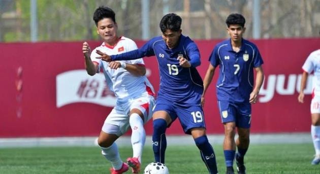 U23 Việt Nam thi đấu nỗ lực trước U23 Thái Lan tại giải giao hữu quốc tế CFA Team China 2026.