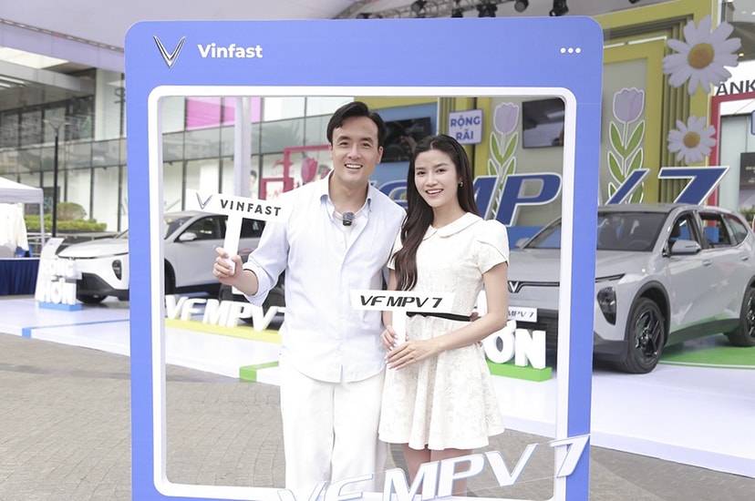 Vợ chồng diễn viên Anh Tuấn – Anh Đào tham gia sự kiện