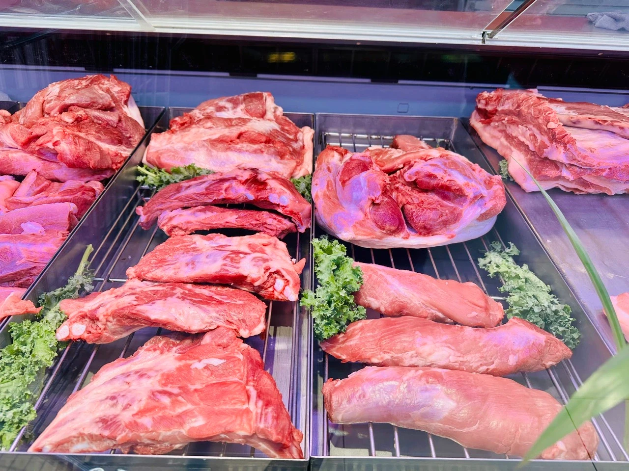 Giá thịt heo hôm nay 30/3/2026: Meat Deli và Hà Hiền giữ ổn định