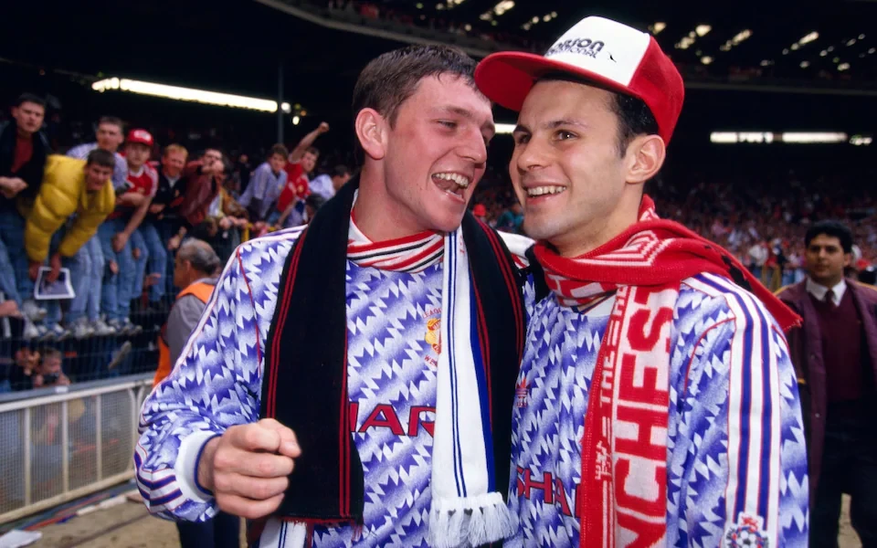 Giai thoại về buổi tiệc tại nhà Lee Sharpe bị Sir Alex phát hiện.