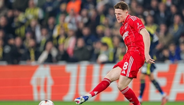 Elliot Anderson là mục tiêu chuyển nhượng hàng đầu ở khu trung tuyến Quỷ đỏ.