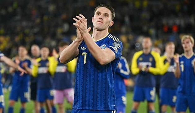 Viktor Gyokeres trong buổi tập của đội tuyển Thụy Điển.