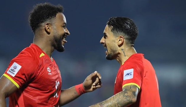 HLV Peter Cklamovski thừa nhận sức mạnh của đội tuyển Việt Nam nằm ở dàn cầu thủ nhập tịch chất lượng.