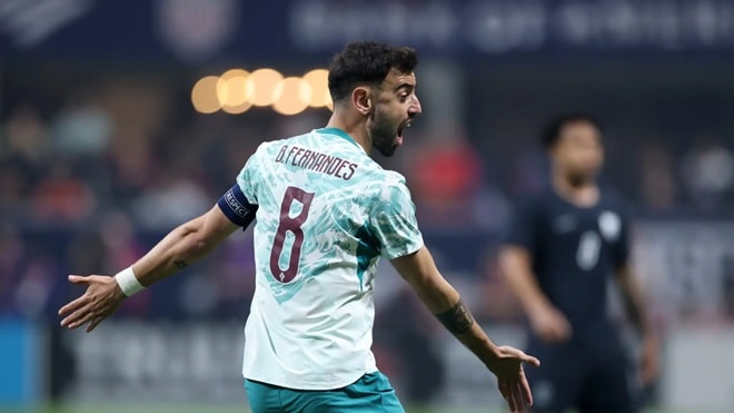 Bruno Fernandes có màn trình diễn ấn tượng trong vai trò nhạc trưởng của Bồ Đào Nha.