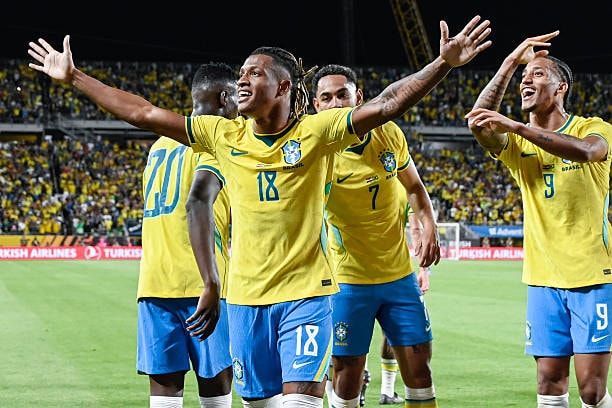 Đội tuyển Brazil ăn mừng chiến thắng kịch tính trước Croatia.