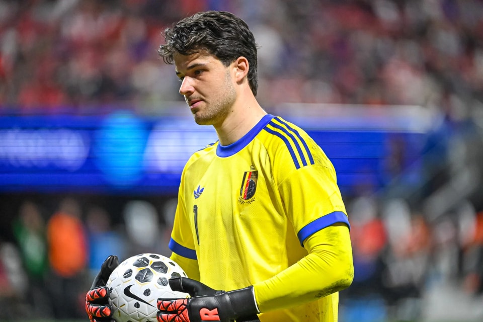 Senne Lammens đang trở thành biểu tượng mới tại khung gỗ Manchester United và đội tuyển Bỉ.