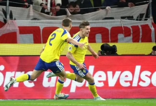 Viktor Gyokeres ăn mừng bàn thắng lịch sử đưa Thụy Điển tới World Cup 2026.