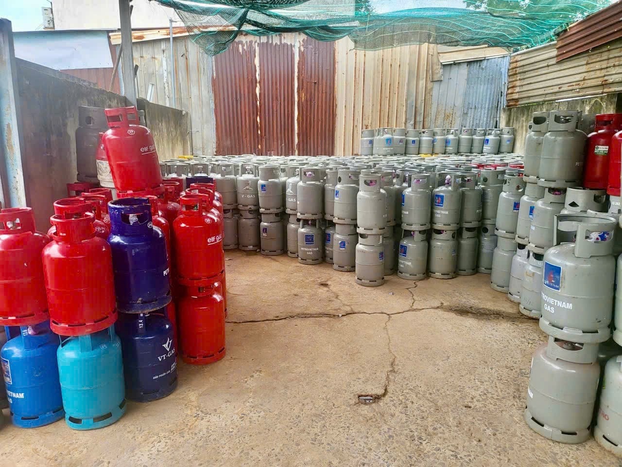 Giá gas hôm nay 2/4/2026: Tăng lên mức kỷ lục 677.000 đồng