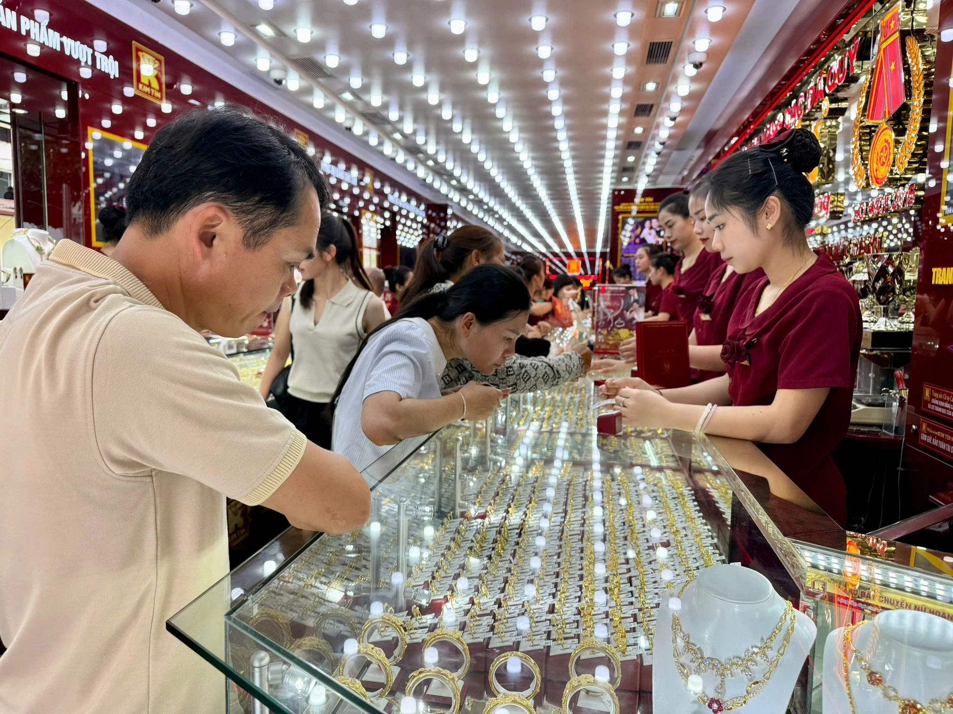 Giá vàng hôm nay 3/4/2026: SJC DOJI PNJ cập nhật sớm nhất