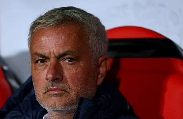 HLV Jose Mourinho dành nhiều lời khen ngợi cho cậu học trò Samuel Dahl.
