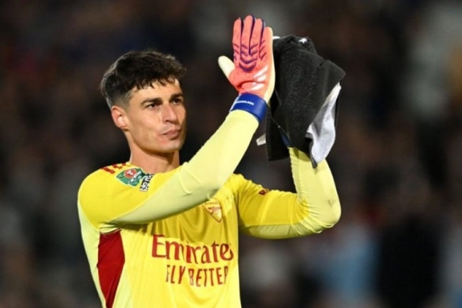 Thủ môn Kepa Arrizabalaga đối mặt với áp lực tâm lý sau sai lầm ở trận chung kết Carabao Cup.