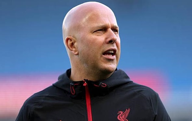 HLV Arne Slot đang phải chịu áp lực rất lớn khi kết quả của Liverpool không như mong đợi.