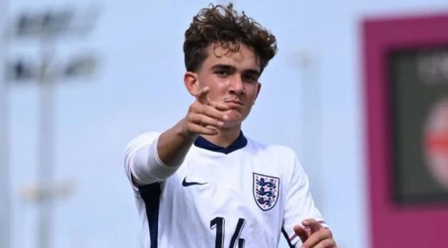 Max Dowman tỏa sáng rực rỡ trong màu áo đội tuyển U19 Anh tại Bồ Đào Nha.