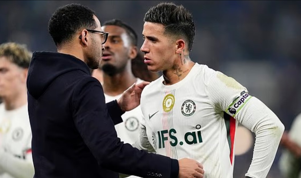 Enzo Fernandez nhận án phạt kỷ luật nội bộ từ Chelsea sau những phát ngôn gây tranh cãi.
