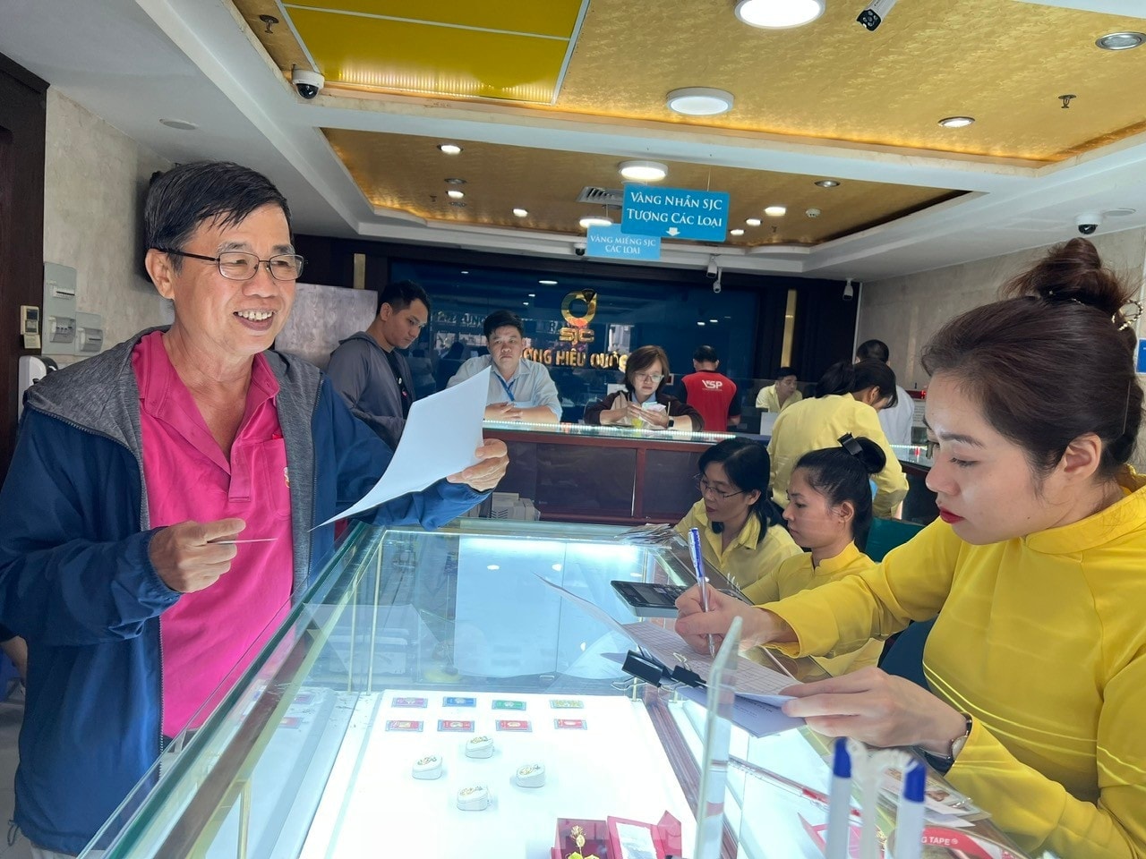 Giá vàng chiều nay 4/4/2026: Bảng giá SJC DOJI PNJ chốt ngày hôm nay