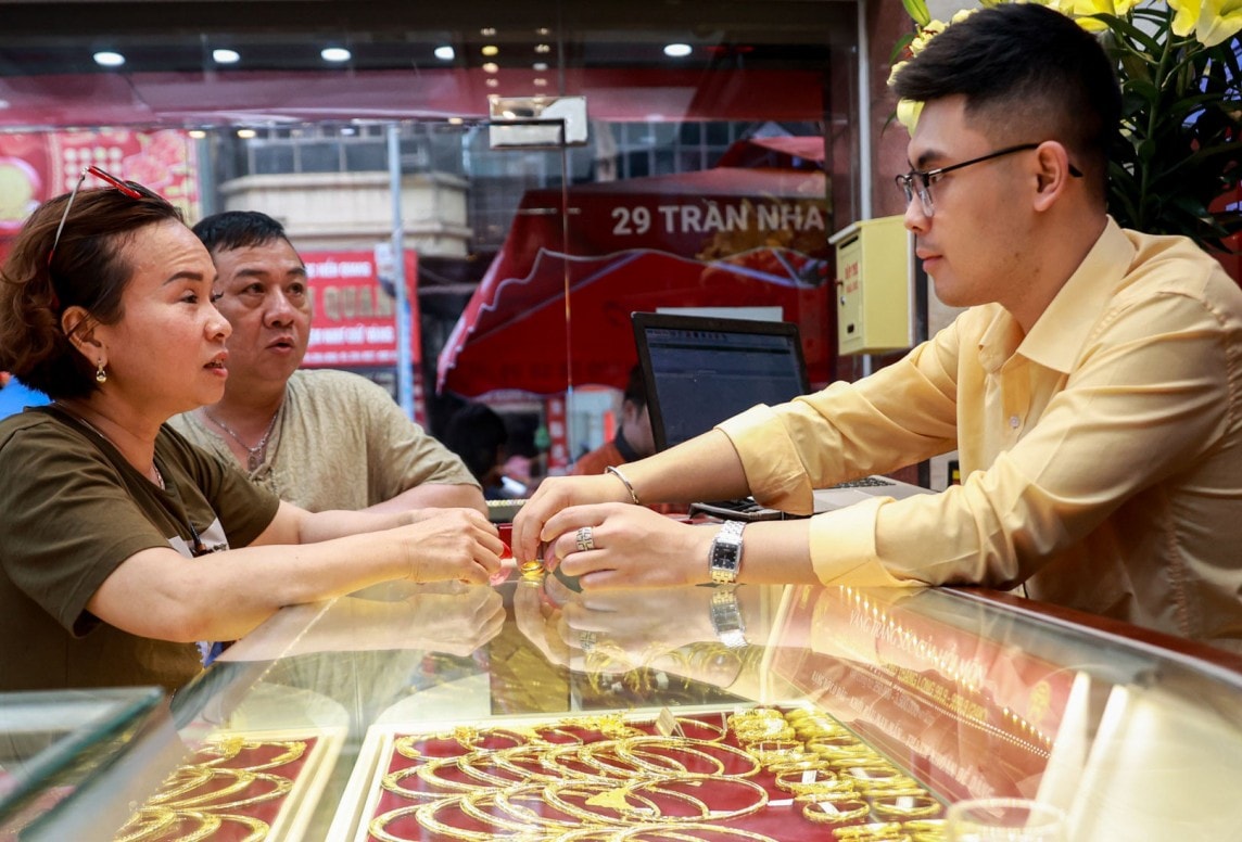 Giá vàng hôm nay 6/4/2026: SJC DOJI PNJ cập nhật sớm nhất