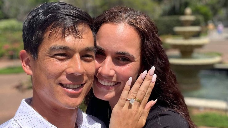 Mackenzie McDonald và Maria Mateas đính hôn