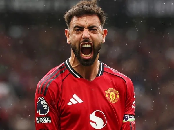 Manchester United đang nắm lợi thế lớn trong cuộc đua giành vé dự Champions League.