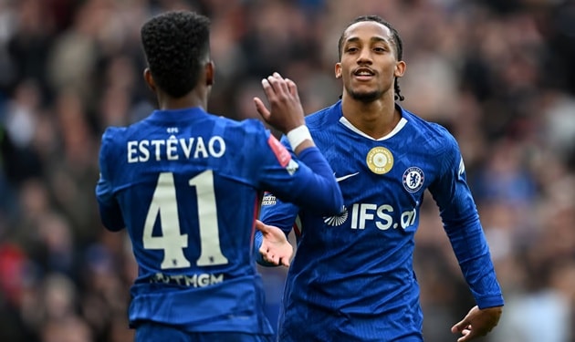 Joao Pedro ghi bàn thắng thứ 19 của mùa giải