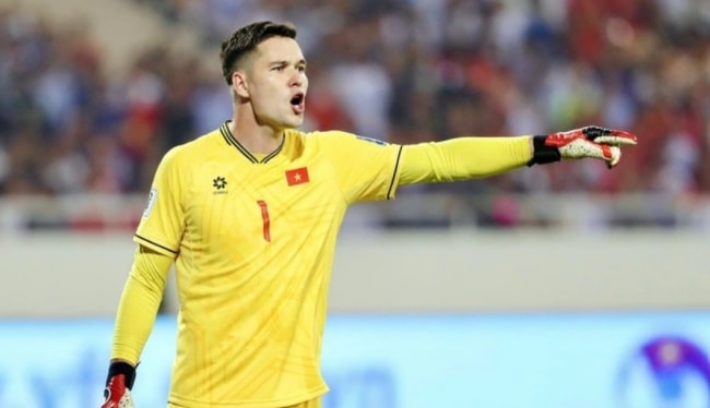 Thủ môn Filip Nguyễn khẳng định vị thế trong màu áo tuyển.