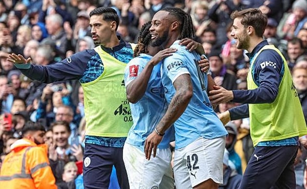 Hàng công mới mẻ của Manchester City trong trận đấu với Liverpool tại FA Cup.