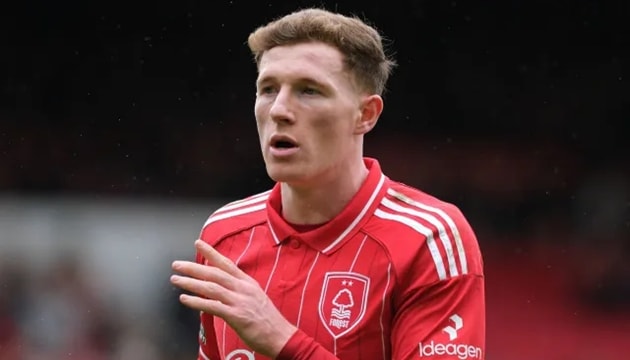 Manchester United cần ngân sách dồi dào để chiêu mộ các tài năng trẻ như Elliot Anderson.