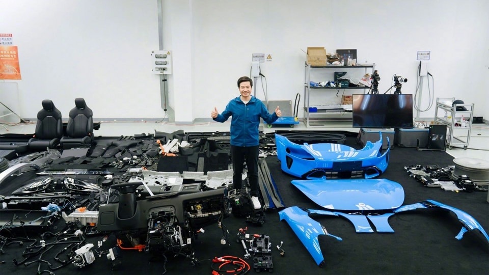 Cận cảnh các bộ phận vật liệu và lớp sơn của Xiaomi SU7 Pro