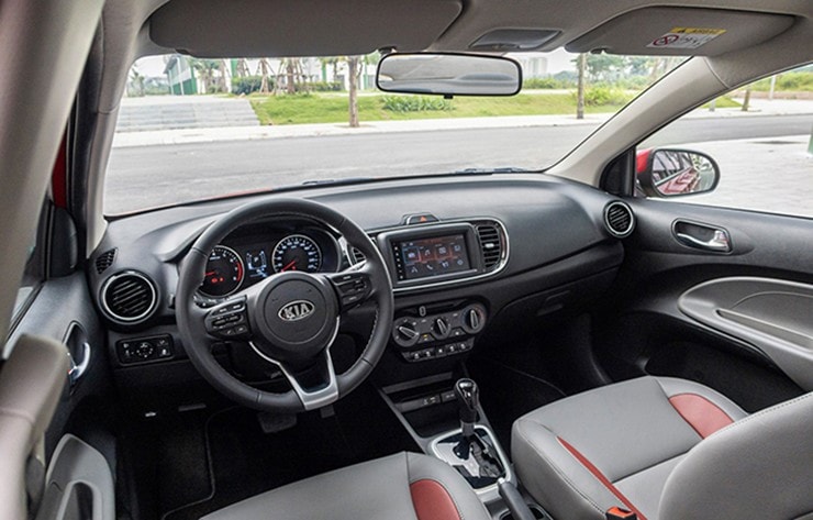 Không gian nội thất thực dụng của KIA Soluto