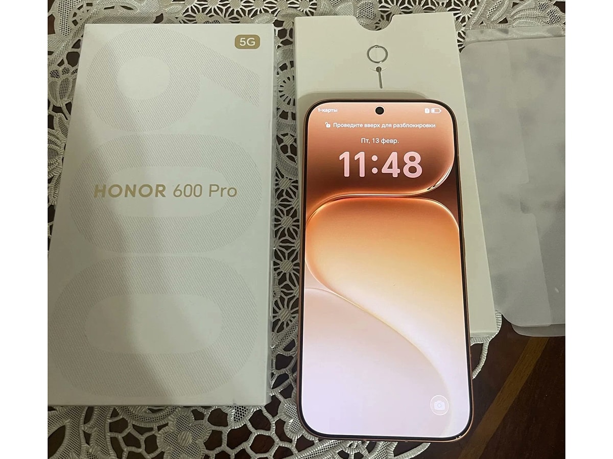 Mặt trước của HONOR 600 Pro với màn hình viền mỏng