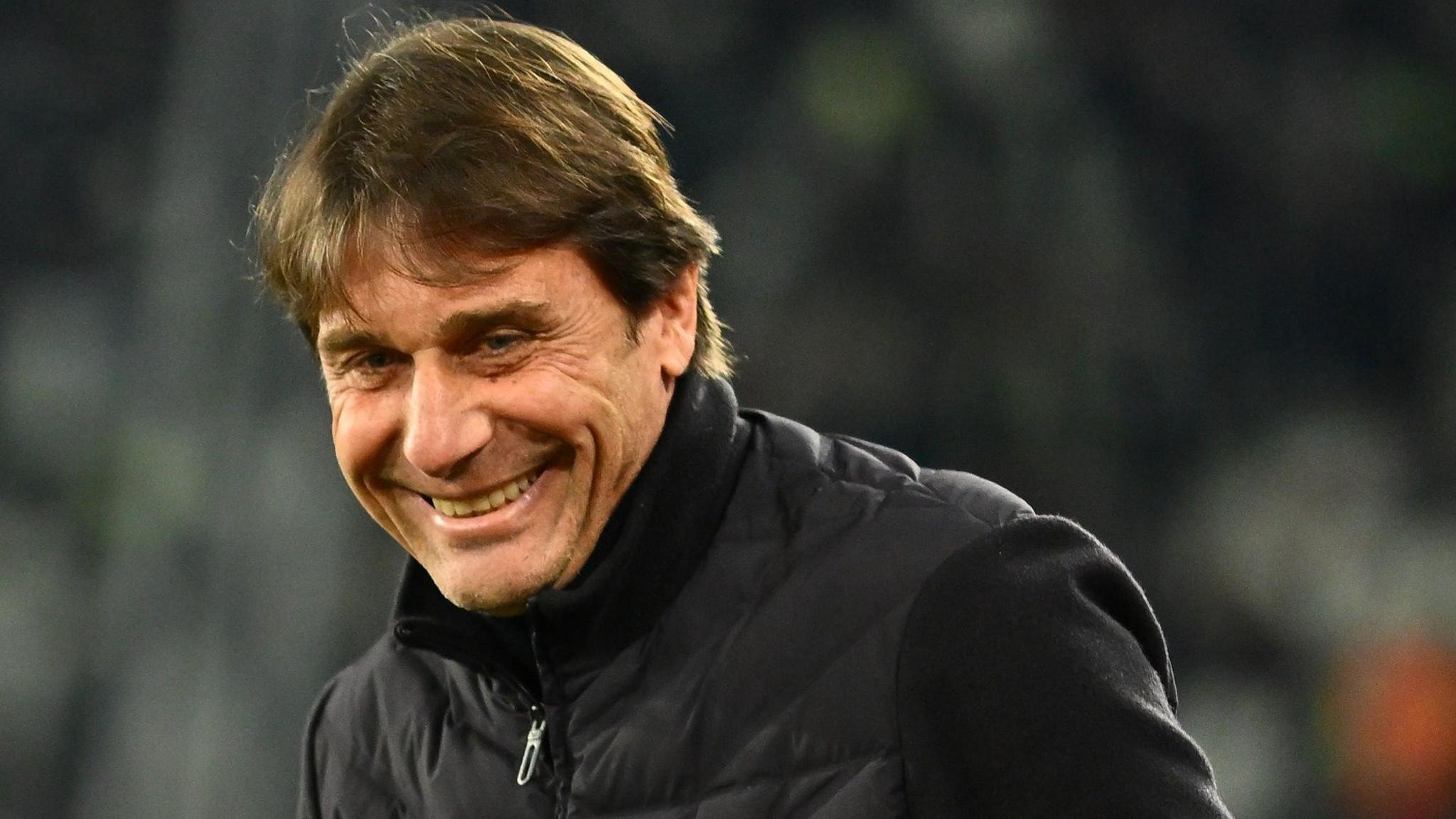 Antonio Conte ưu tiên sự ổn định trong cấu trúc đội hình.