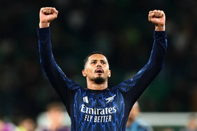 Trung vệ William Saliba đảm bảo sự an toàn cho khu vực trung lộ