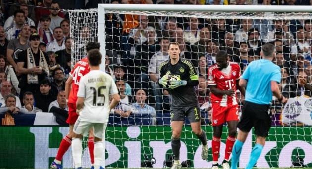 Neuer nhiều lần làm nản lòng các chân sút Real.