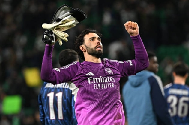 Thủ môn David Raya thể hiện phong độ ấn tượng trong khung gỗ Arsenal