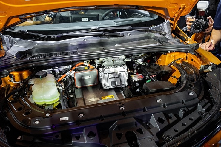 Hệ thống pin và động cơ điện đặt tại trục trước của VinFast VF 6