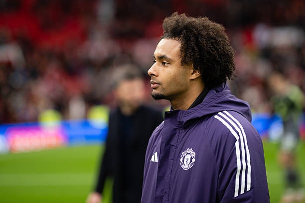 Tiền đạo Joshua Zirkzee đối mặt với tương lai bất định tại Manchester United sau chuỗi phong độ mờ nhạt.