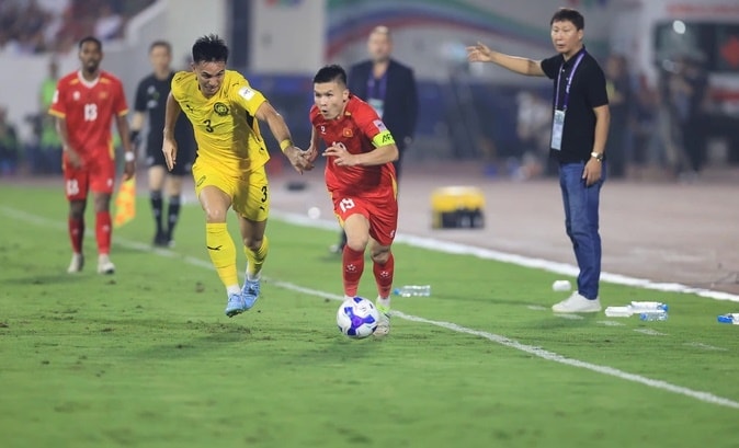 Sự xuất hiện của các cầu thủ ngoại sẽ kìm hãm cơ hội của những ngôi sao nội địa.