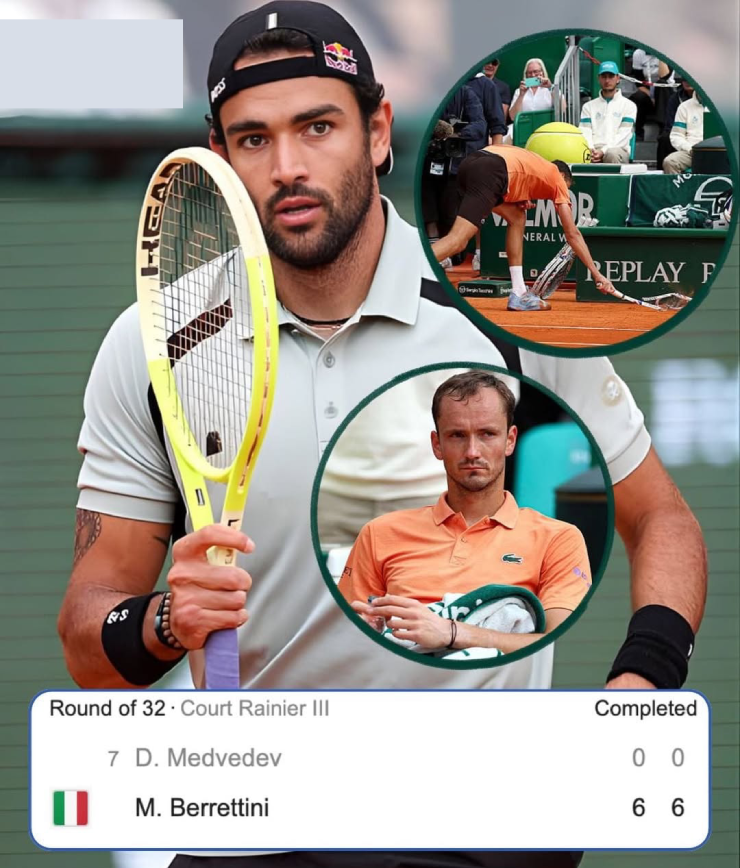 Berrettini (đội mũ) ăn mừng chiến thắng lịch sử trước Medvedev tại Monte Carlo Masters