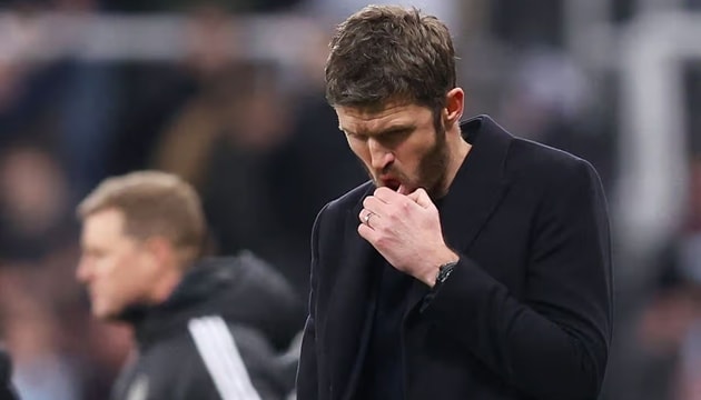 Michael Carrick cần thêm những nhân tố mới để củng cố sức mạnh hàng phòng ngự MU