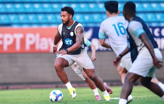 Nguyễn Xuân Son là niềm hy vọng số một trên hàng công của Nam Định.