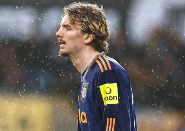 Nick Woltemade lọt vào tầm ngắm của Chelsea trong kế hoạch tái cấu trúc hàng công.