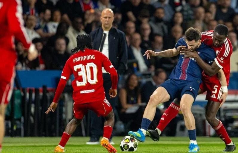 Những tính toán sai của Arne Slot khiến Liverpool bại trận.