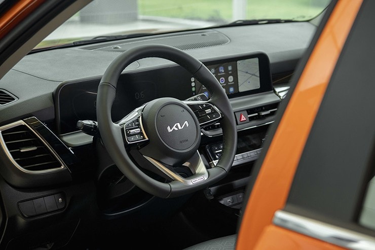 Nội thất KIA Seltos 2026 sang trọng với màn hình kép